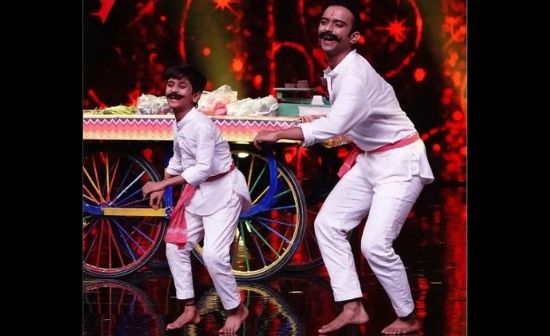 Prithviraj Kongari with his guru Subranil sir Dancing in super dancer 4 stage