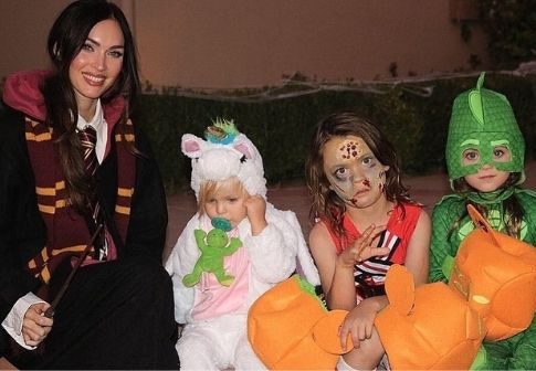 Photo of Bodhi Ransom Green with his mother Megan fox in a halloween costumes